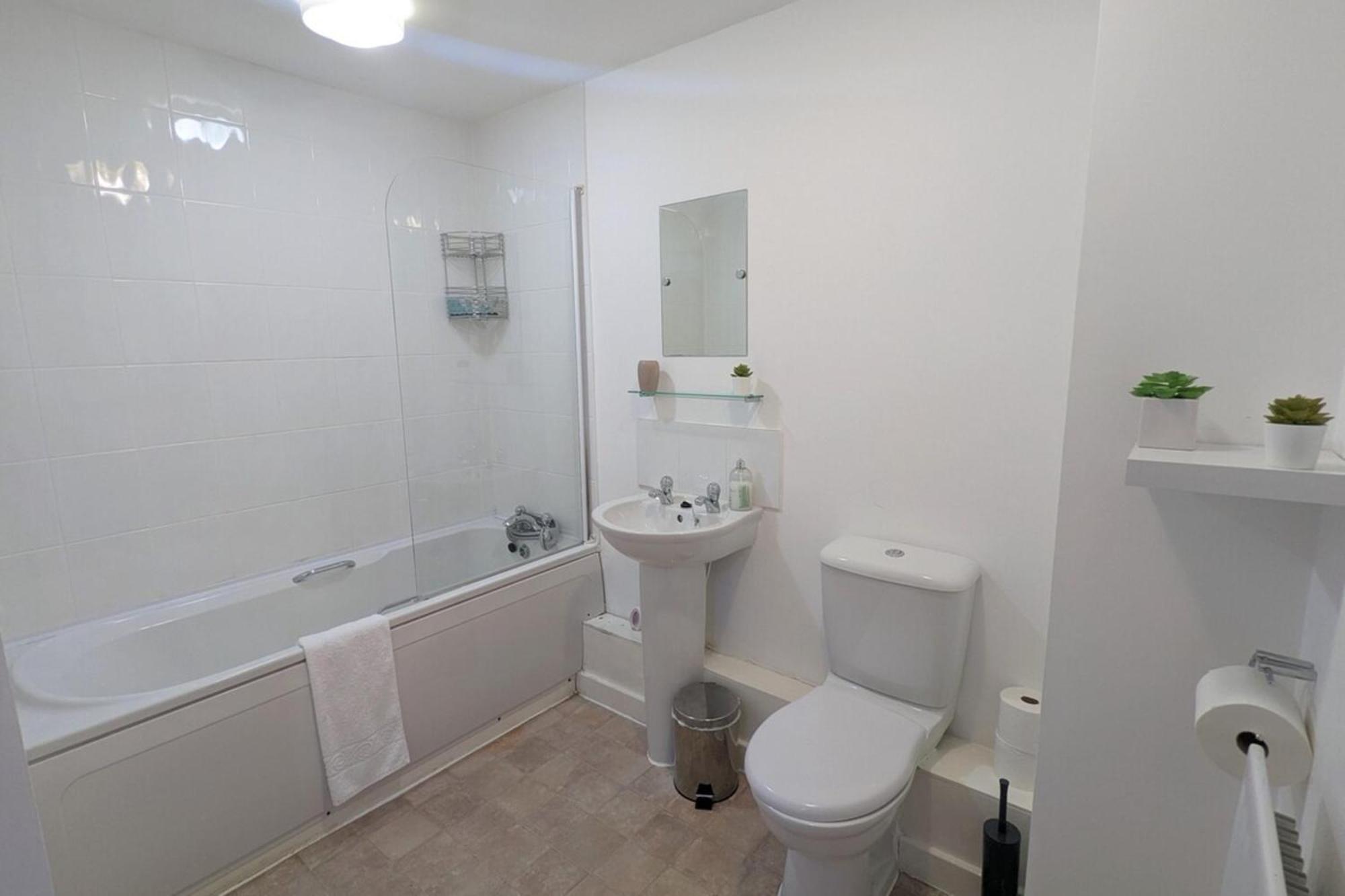 Beautiful & Homely 2Bd Flat - Manchester! Luaran gambar